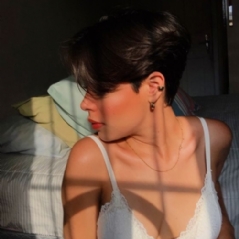 בחורה עצמאית